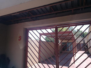 Отель Naisar's Apartments Primrose,Johannesburg  Йоханнесбург
